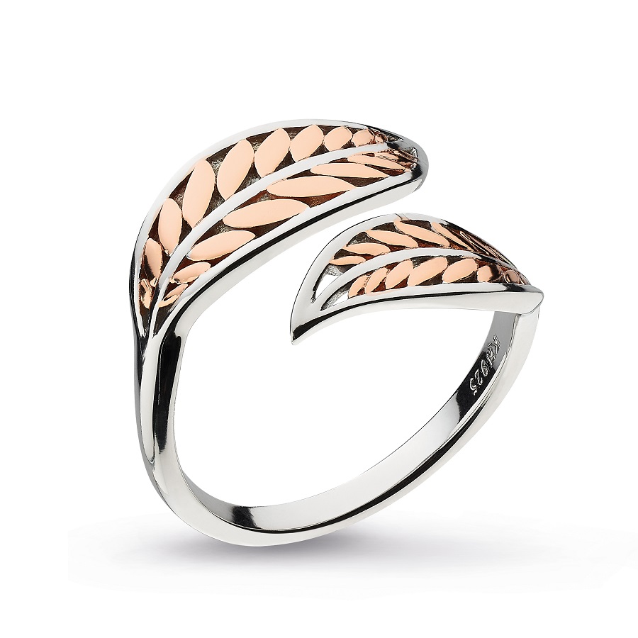 A stunning mixed metal proposal ring