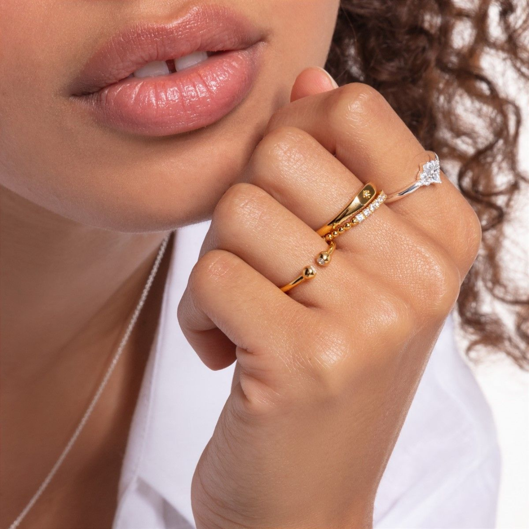 Woman wearing thomas sabo rings