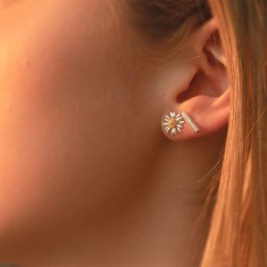 Daisy Michaelmas Daisy Stud Earrings - Silver E6080