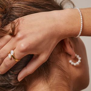 Enamel Copenhagen Erna Pearl Gold Bracelet. Item code B110G