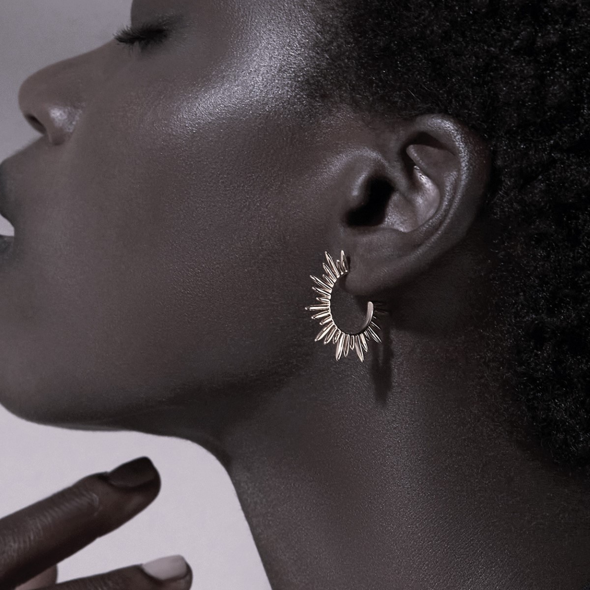 Rachel Jackson Electric Goddess Medium Hoop Earrings Silver SNE27S