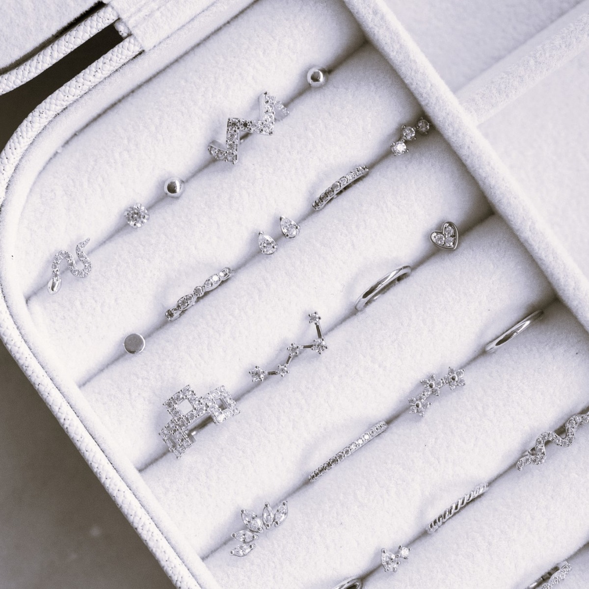 Tish Lyon 14ct White Gold Ball Threadless Labret Single Earring