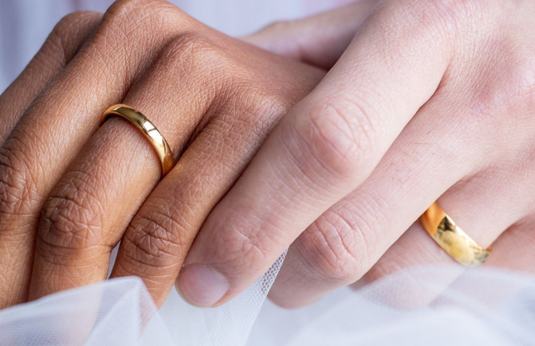 Silver vs Gold: Battle of the wedding bands